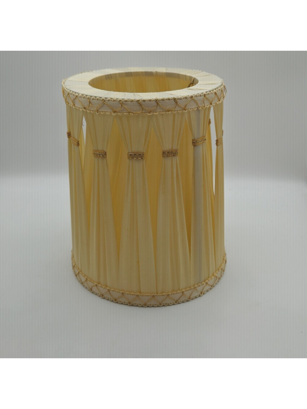 VINTAGE HOLLYWOOD REGENCY PINCH PLEATED GOLD TRIM DRUM LAMP SHADE 8"X9.5"